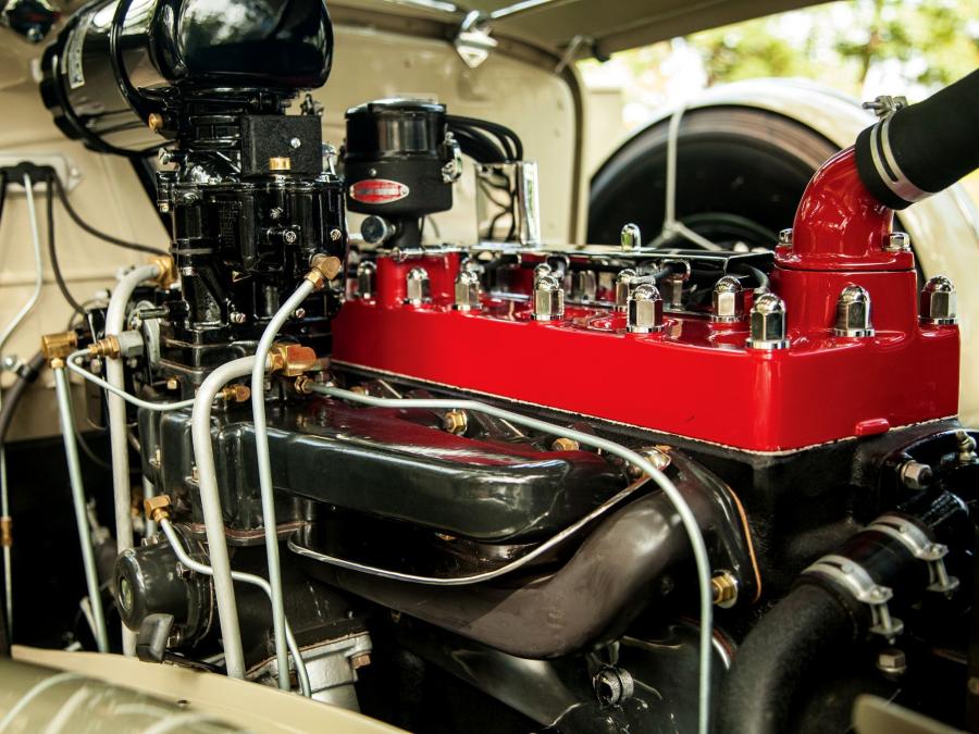  Chrysler Custom Imperial Roadster Convertible by LeBaron 1933 года  (фото 10 из 20)